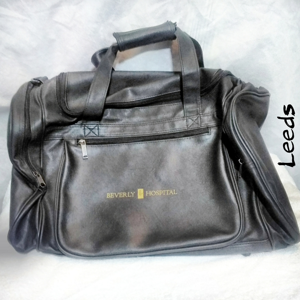 Leeds of London vegan travel duffel bag